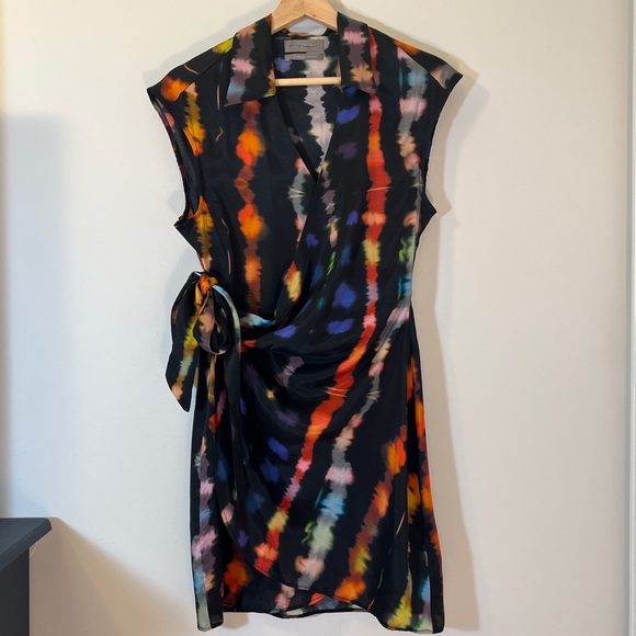 Urban Outfitters Bright Printed Wrap Dress - Picture 2 of 9